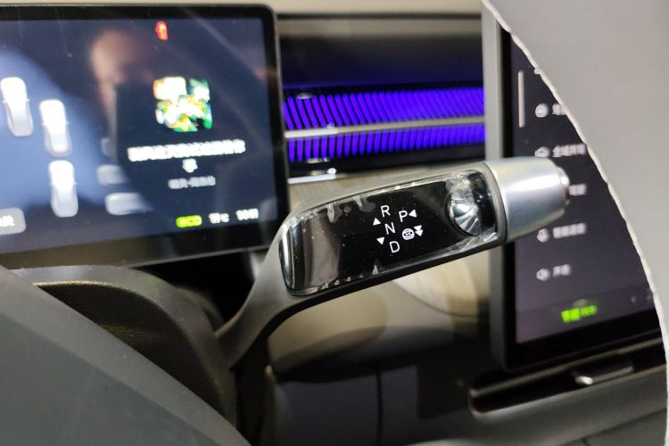 小鹏G6 2025款 625 长续航 Max 旗舰版中控内饰18