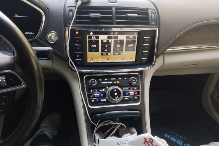 林肯大陆 2018款 3.0T 四驱尊耀版中控内饰16