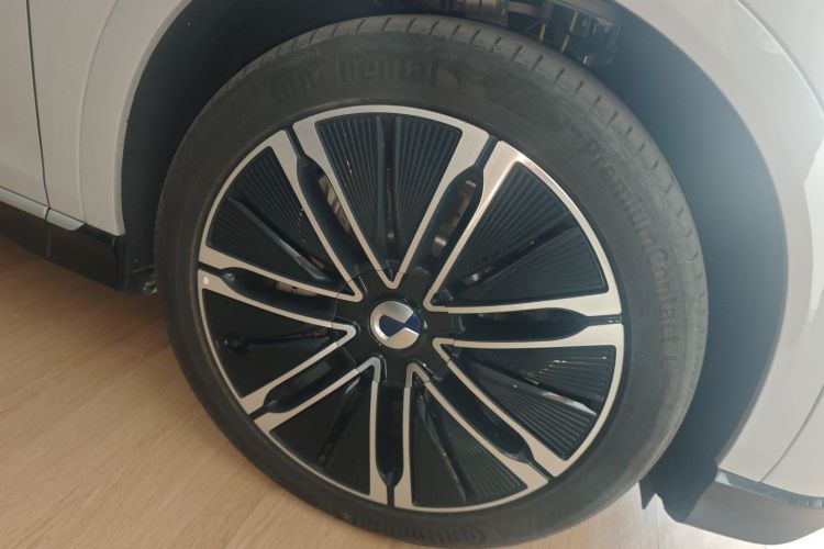 腾势N7 2024款 630 四驱智驾Max版车身外观10