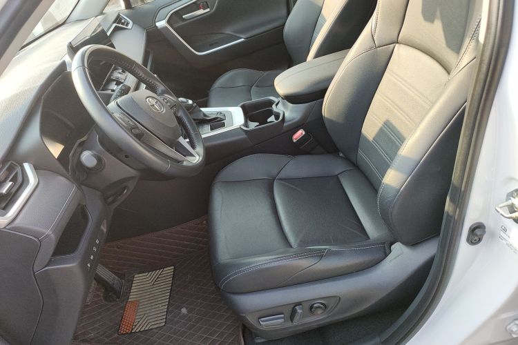 丰田 威兰达 2023款 2.0L CVT四驱豪华PLUS版中控内饰19