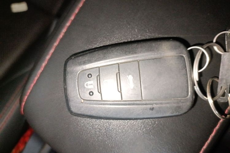 丰田 雷凌 2022款 双擎 1.8H E-CVT运动版中控内饰11