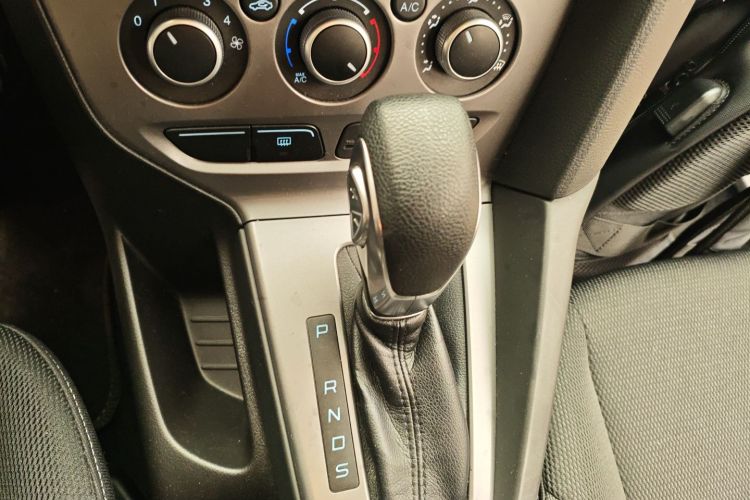 福特 福克斯 2012款 两厢 1.6L 自动舒适型中控内饰18