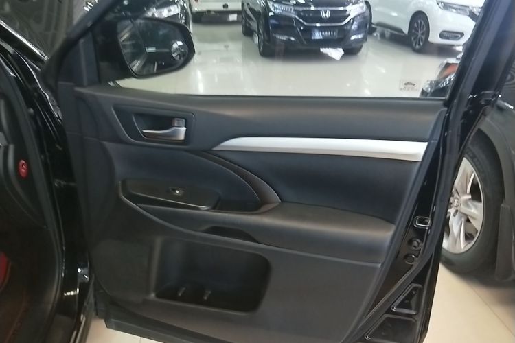 丰田 汉兰达 2015款 2.0T 四驱豪华版 7座中控内饰42