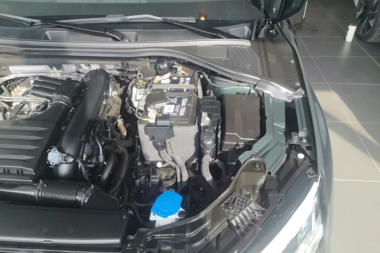 奥迪A3 2024款 A3L Limousine 35 TFSI 时尚运动型机舱底盘26