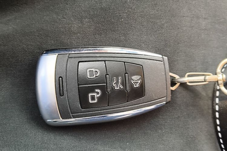 北汽新能源EX 2018款 EX360 新潮版中控内饰11