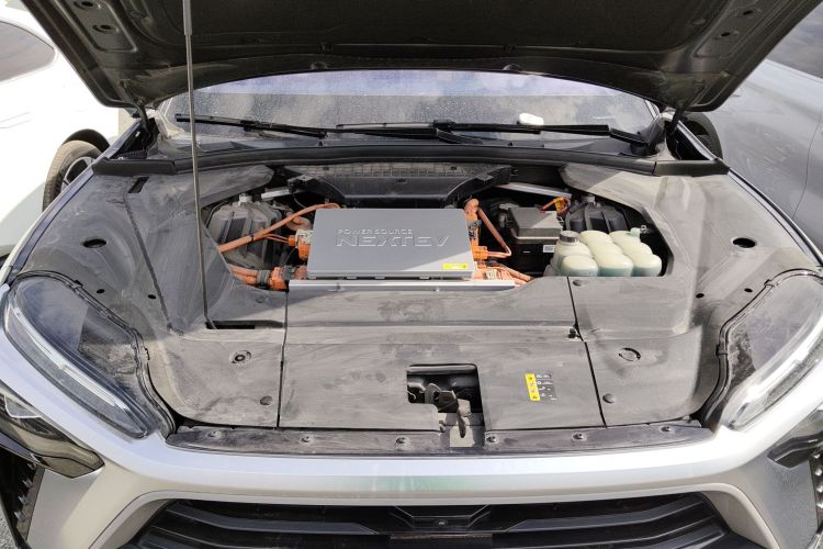 蔚来ES8 2020款 415KM 六座版机舱底盘24