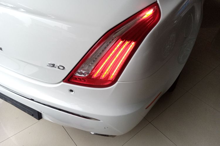 捷豹XJ 2015款 XJL 3.0 SC 典雅商务80周年典藏版车身外观6005