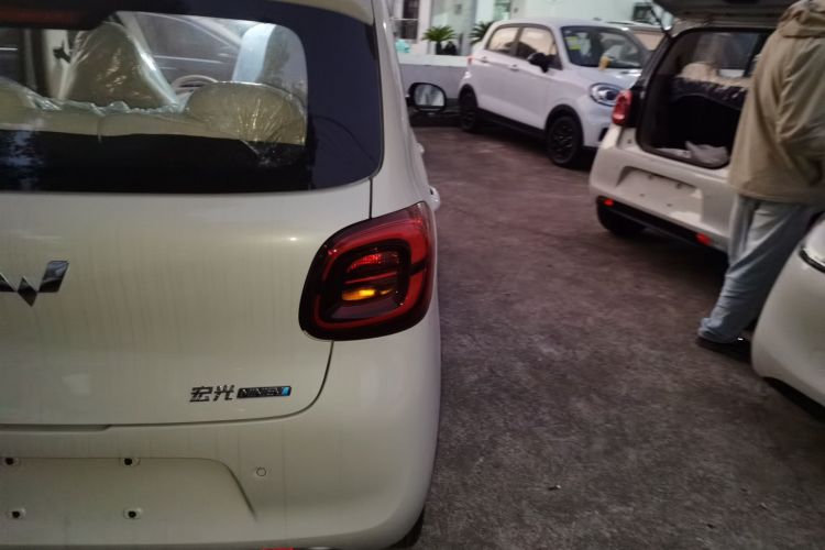 五菱汽车 宏光MINIEV 2025款 四门版 进阶款车身外观9