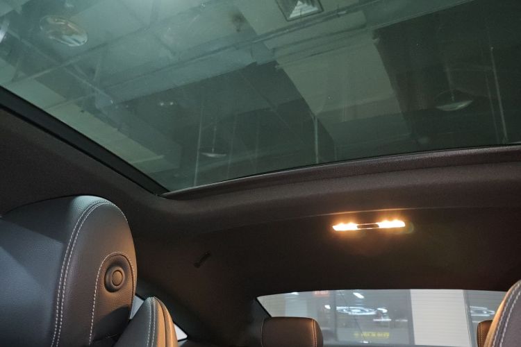 奔驰C级(进口) 2019款 C 260 轿跑车中控内饰22