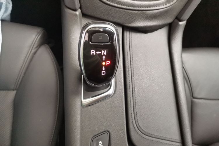 凯迪拉克XT5 2018款 25T 豪华型中控内饰18