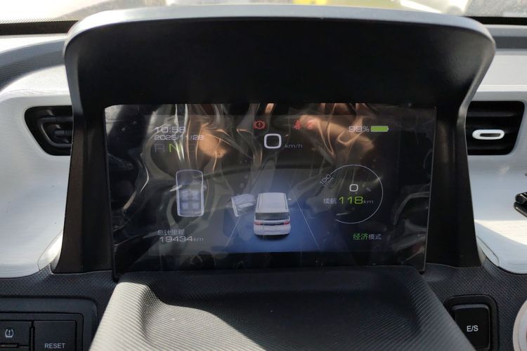 五菱汽车 宏光MINIEV 2022款 马卡龙时尚款 三元锂中控内饰14