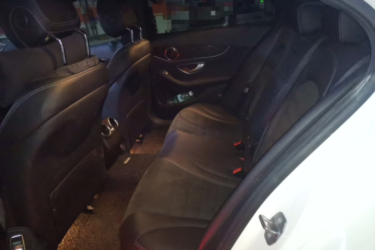 奔驰C级 2017款 改款 C 200 运动版中控内饰21