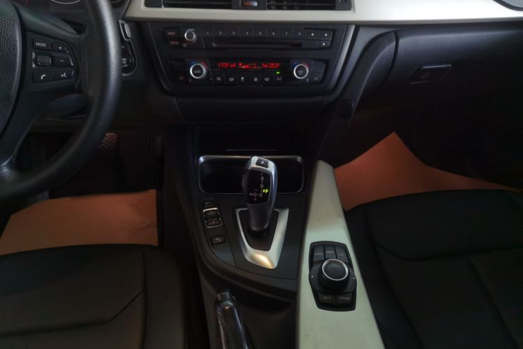 宝马3系 2015款 320Li 超悦版时尚型局部细节18