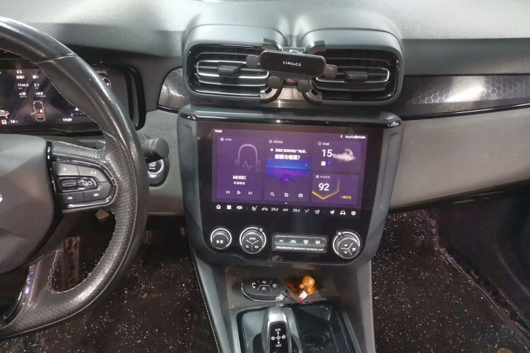 领克03 2022款 2.0TD DCT劲Pro中控内饰16