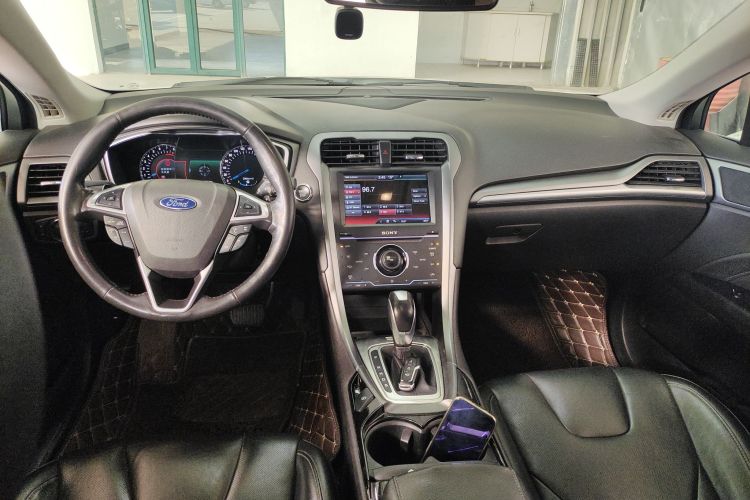 福特 蒙迪欧 2013款 2.0L GTDi240豪华运动型中控内饰12