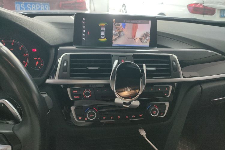 宝马3系 2019款 320Li M豪华套装中控内饰16