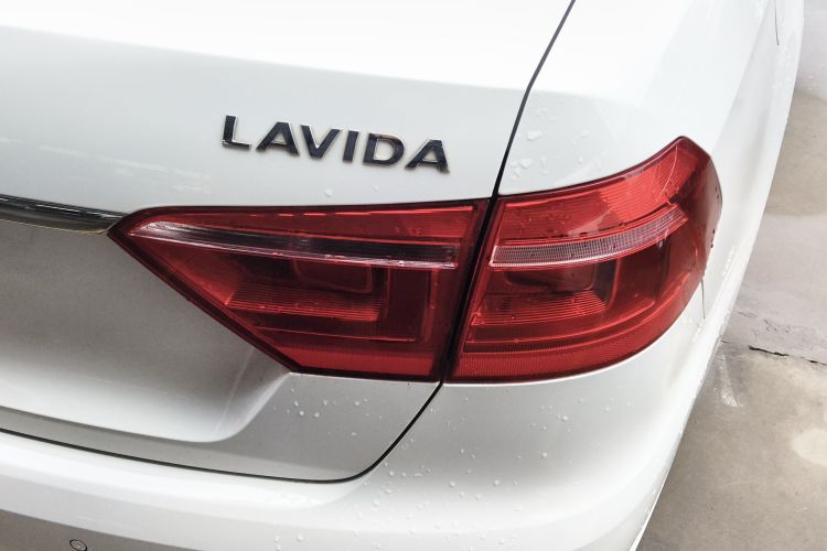 大众 朗逸 2013款 改款经典 1.6L 手动舒适版车身外观9