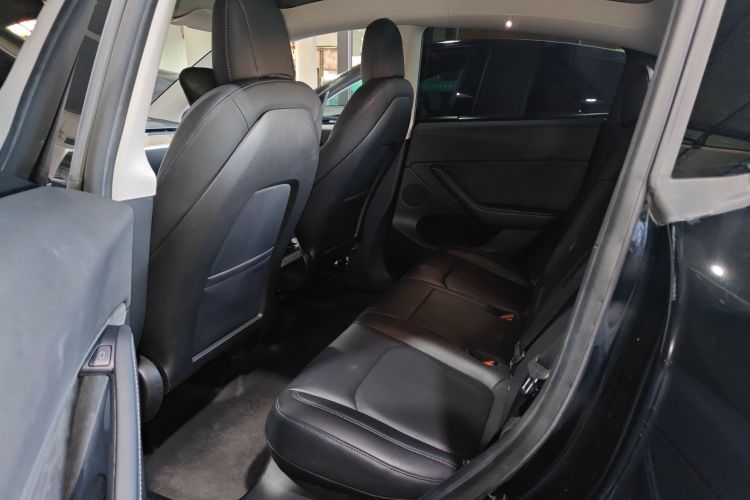 特斯拉 Model Y 2022款 后轮驱动版中控内饰7004