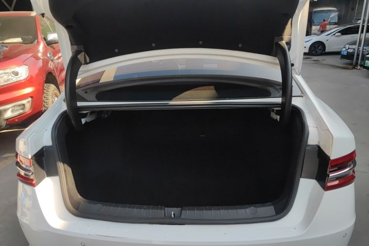 比亚迪 秦Pro 2020款 超越版 1.5TI 自动旗舰型局部细节23