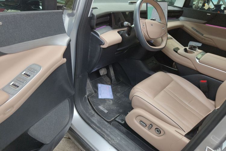 小鹏X9 2024款 610长续航Pro中控内饰7003