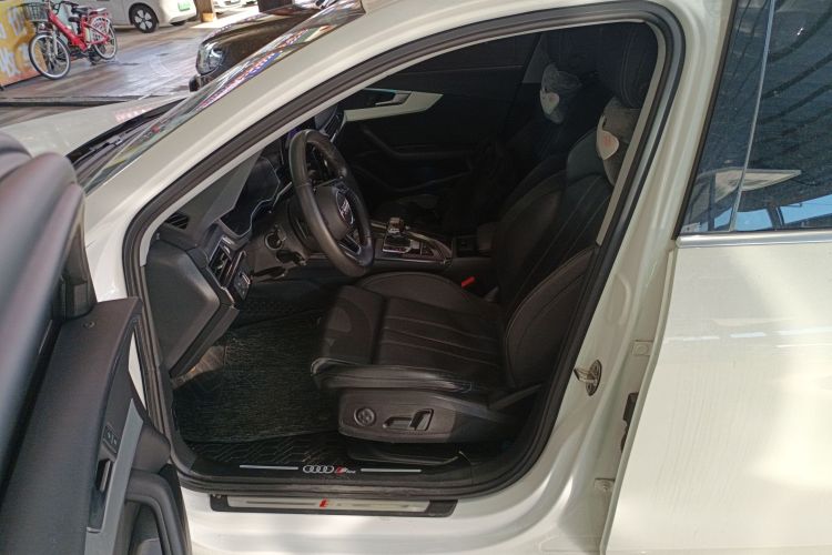 奥迪A4L 2020款 40 TFSI 时尚动感型中控内饰19