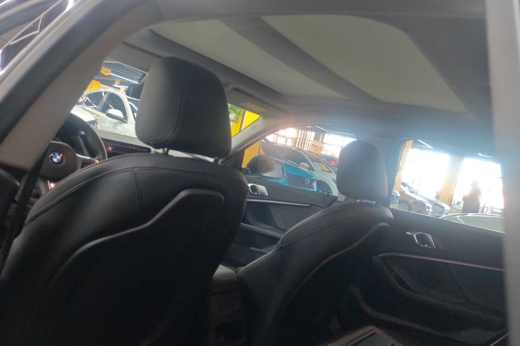 宝马2系(进口) 2023款 225i 四门轿跑车 M运动套装中控内饰22