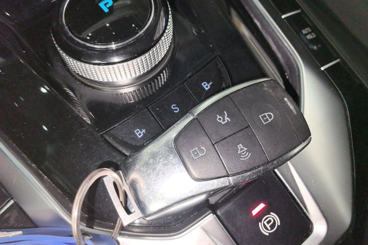 北京汽车 北京EU5 2020款 经典款 R500 智风版中控内饰11