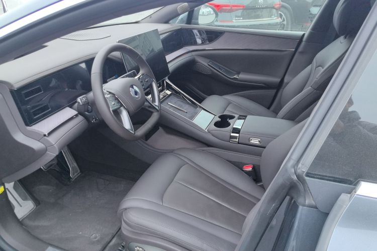 腾势Z9 2024款 1100km 四驱Max版中控内饰19