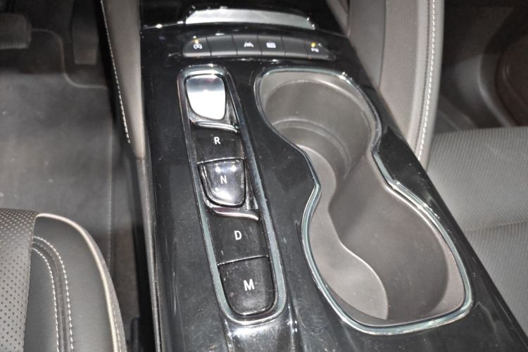 别克 2022款 昂科威S 552T 两驱豪华型中控内饰18