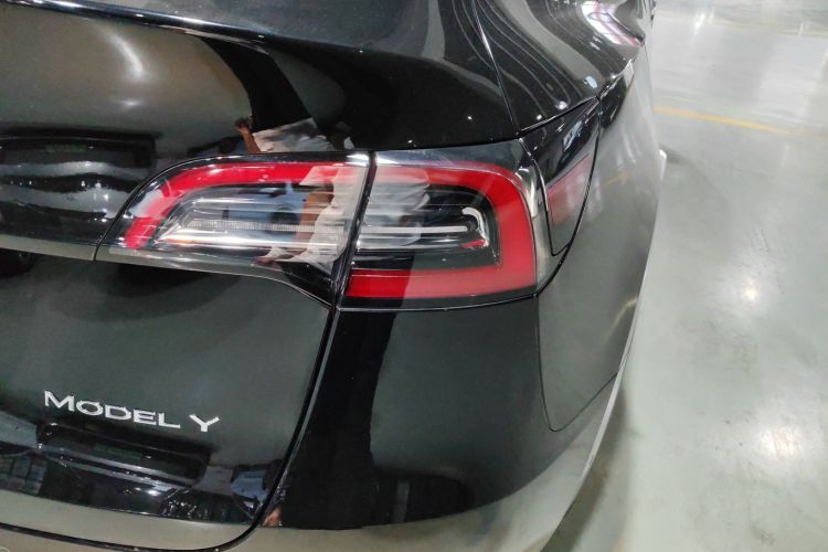 特斯拉 Model Y 2023款 后轮驱动版车身外观6006