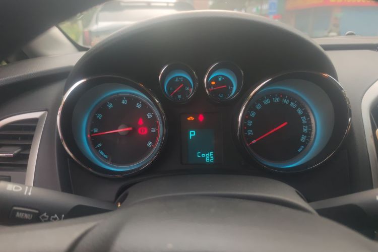 别克 英朗 2013款 XT 1.6T 自动时尚运动版局部细节14