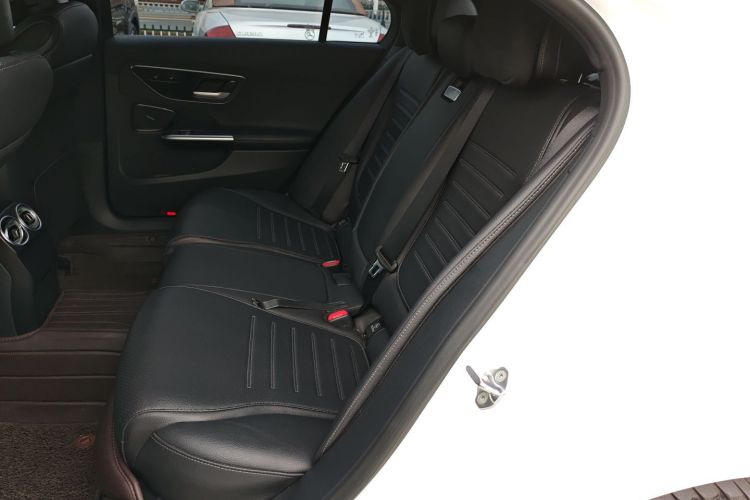 奔驰C级 2023款 C 260 L 运动版中控内饰21