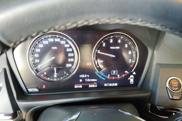 宝马1系 2019款 118i 时尚型中控内饰14