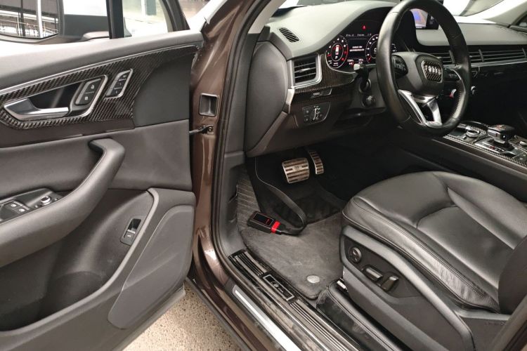 奥迪Q7 2016款 45 TFSI 技术型中控内饰20