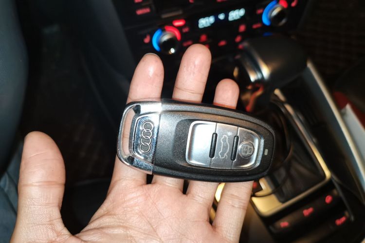 奥迪Q5 2017款 Plus 40 TFSI 技术型中控内饰7001