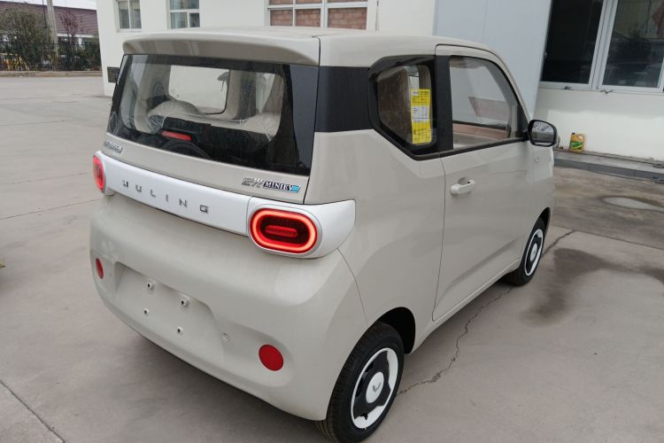 五菱汽车 宏光MINIEV 2024款 第三代 215km 青春版车身外观7