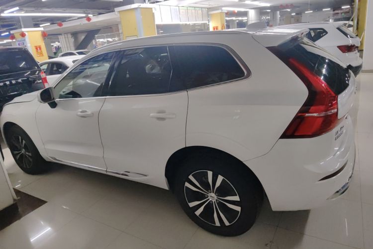 沃尔沃XC60 2024款 B5 四驱智逸豪华版车身外观6003