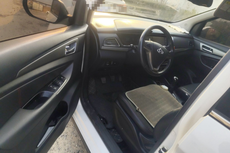 长安凯程 长安欧尚A600 2016款 1.5L 手动豪华型7座中控内饰20