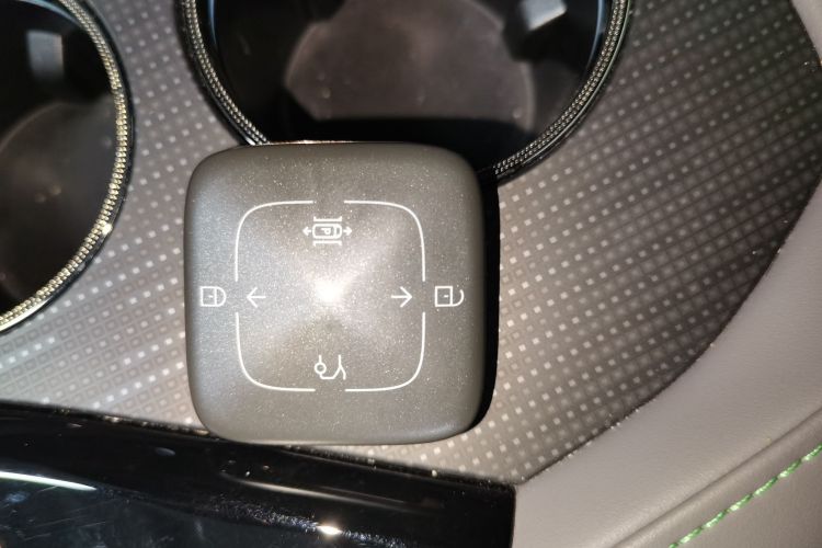 极氪001 2023款 WE版 100kWh中控内饰7001