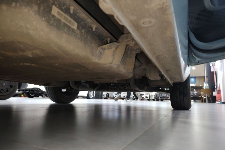 五菱汽车 宏光MINIEV 2021款 马卡龙夹心款 170km 磷酸铁锂机舱底盘29