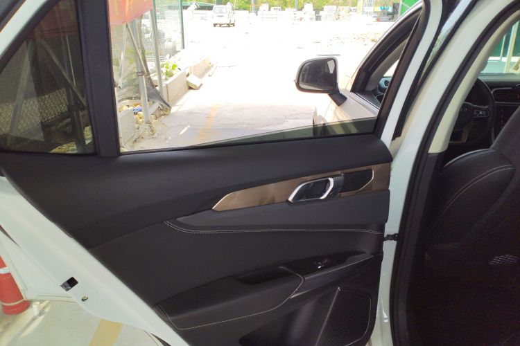 领克01 2017款 2.0T 两驱型Pro版中控内饰7008