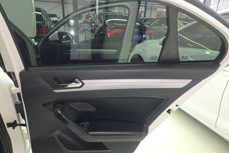 大众 凌渡 2018款 230TSI DSG风尚版中控内饰45