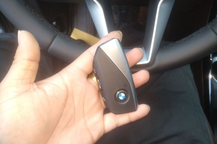 宝马iX1 2023款 xDrive30L X设计套装中控内饰11