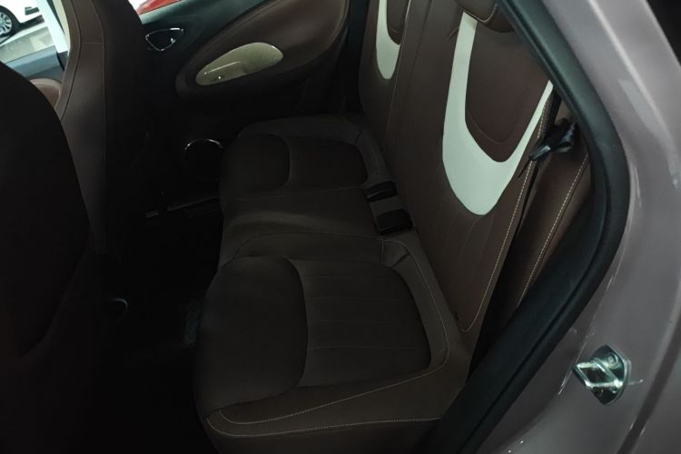 五菱汽车 五菱缤果 2023款 333km 灵犀互联款中控内饰21