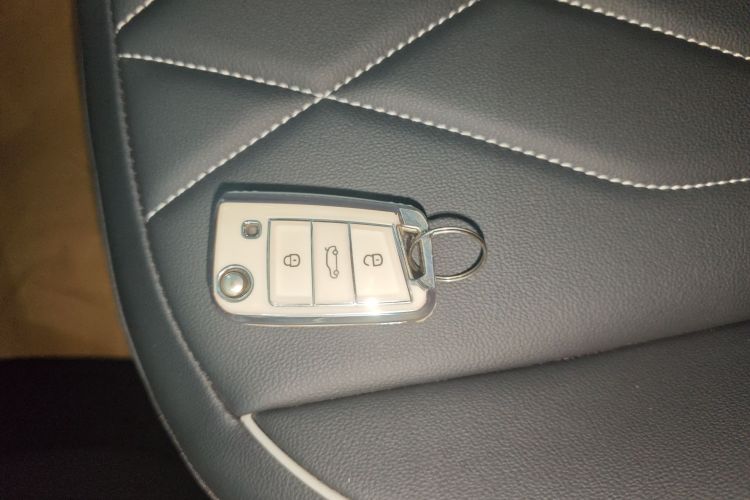 大众 途观L 2024款 300TSI 自动两驱智享版中控内饰11