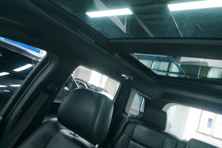 Jeep 大切诺基(进口) 2015款 3.0L 舒享导航版中控内饰22