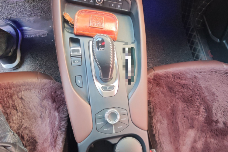 哈弗F7 2019款 1.5T 两驱i潮 国V中控内饰18