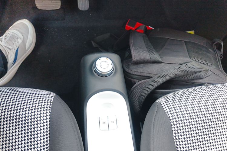 五菱汽车 宏光MINIEV 2024款 第三代 215km 青春版中控内饰18