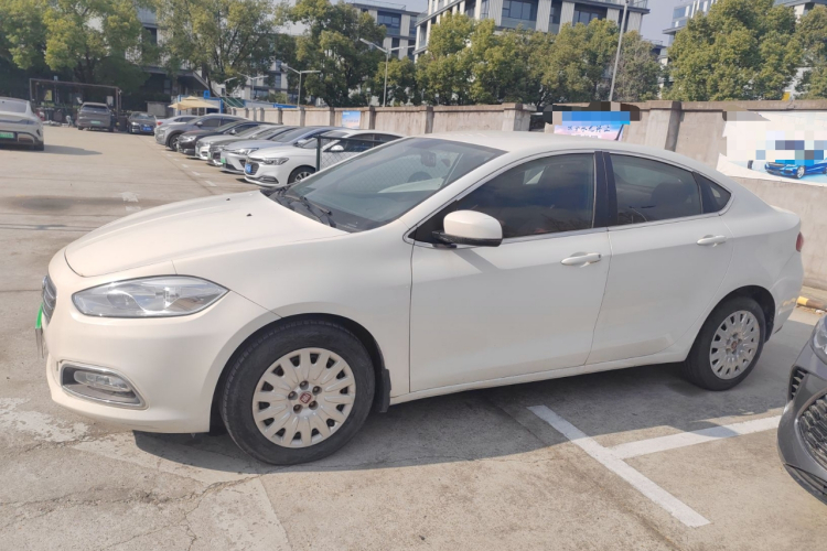 菲亚特 菲翔 2012款 1.4T 自动悦享版车身外观4