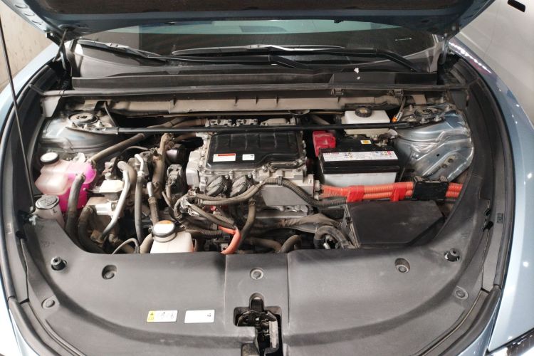 雷克萨斯RZ 2023款 450e 四驱纵享版机舱底盘24